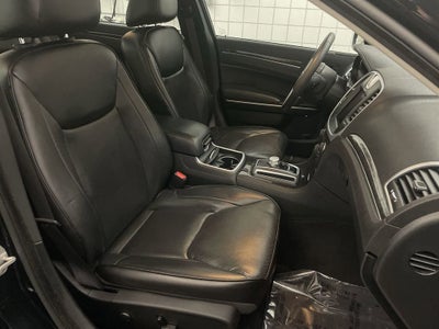 2023 Chrysler 300 Touring L