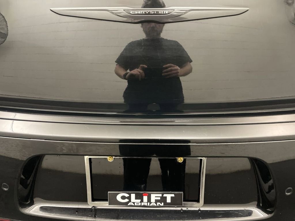 2023 Chrysler 300 Touring L