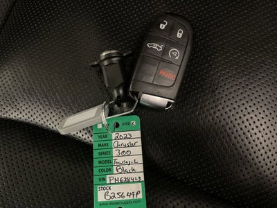 2023 Chrysler 300 Touring L