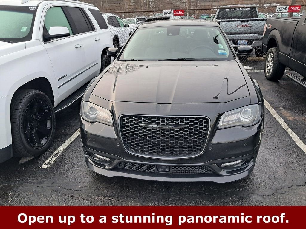 2023 Chrysler 300 Touring L