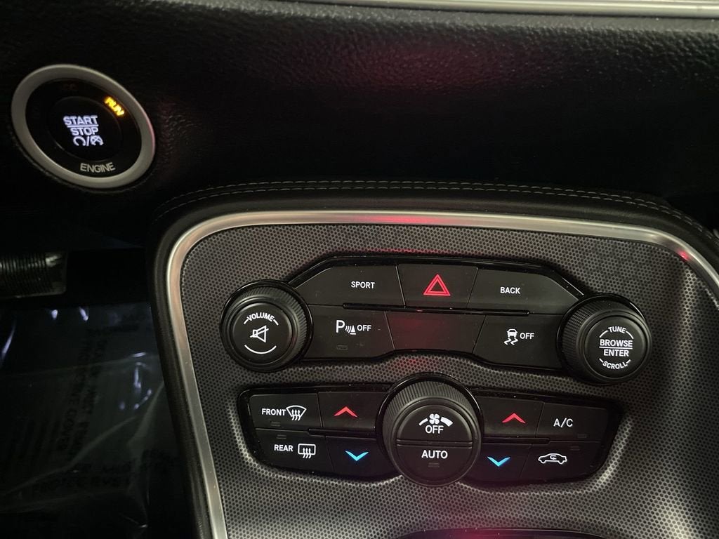 2015 Dodge Challenger SXT Plus