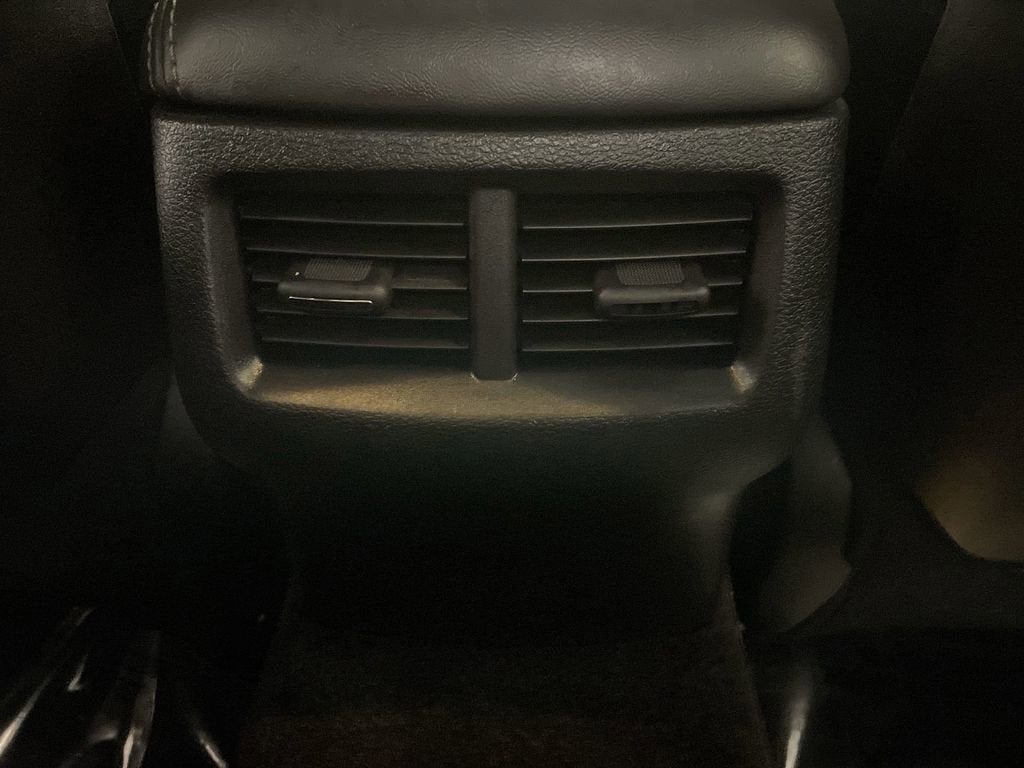 2015 Dodge Challenger SXT Plus