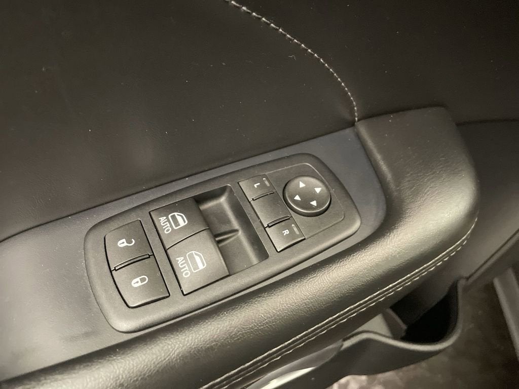 2015 Dodge Challenger SXT Plus