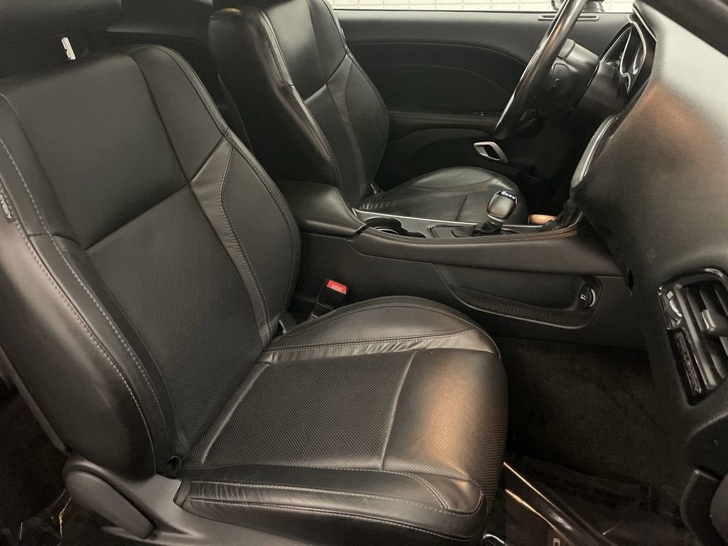 2015 Dodge Challenger SXT Plus