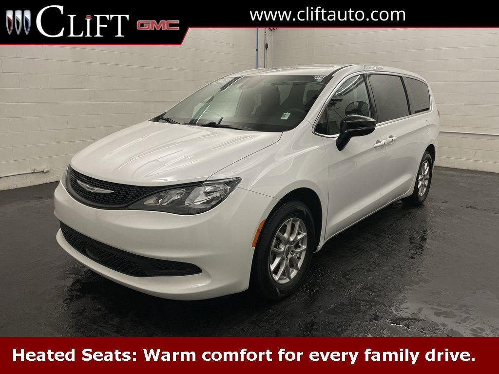 2025 Chrysler Voyager LX