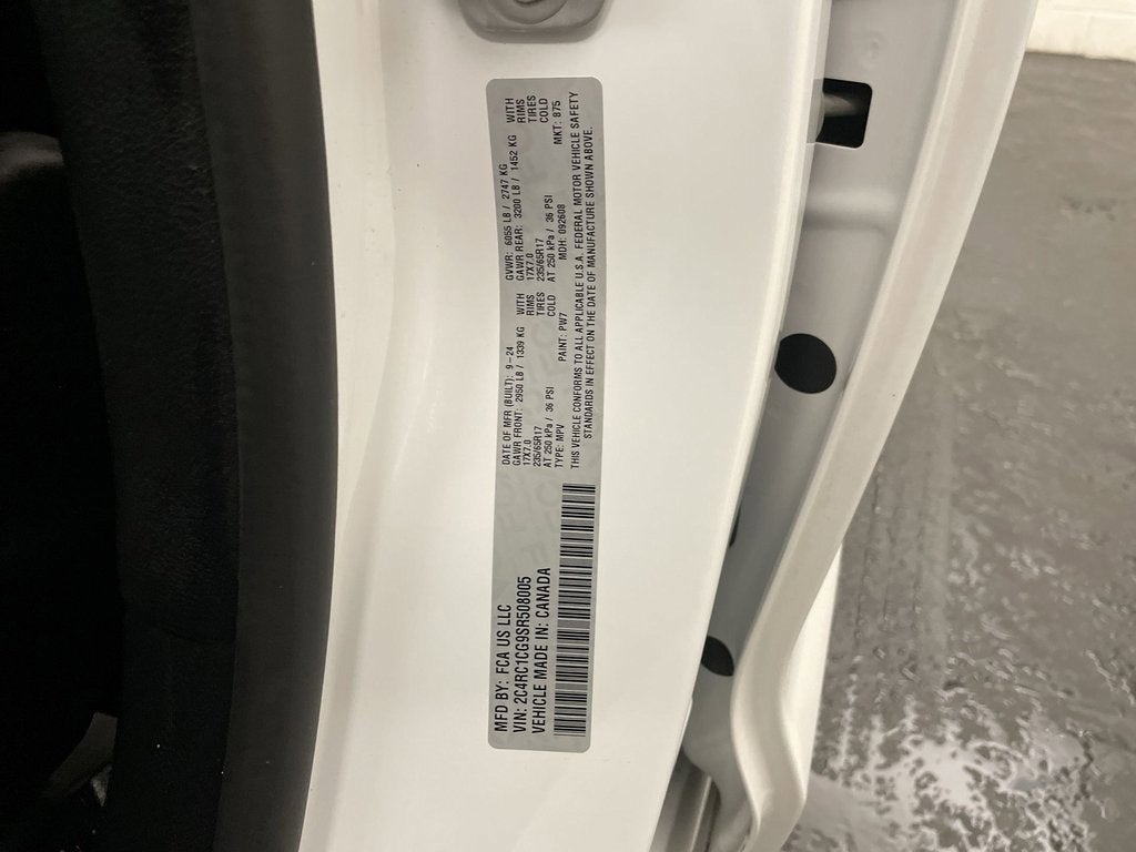 2025 Chrysler Voyager LX