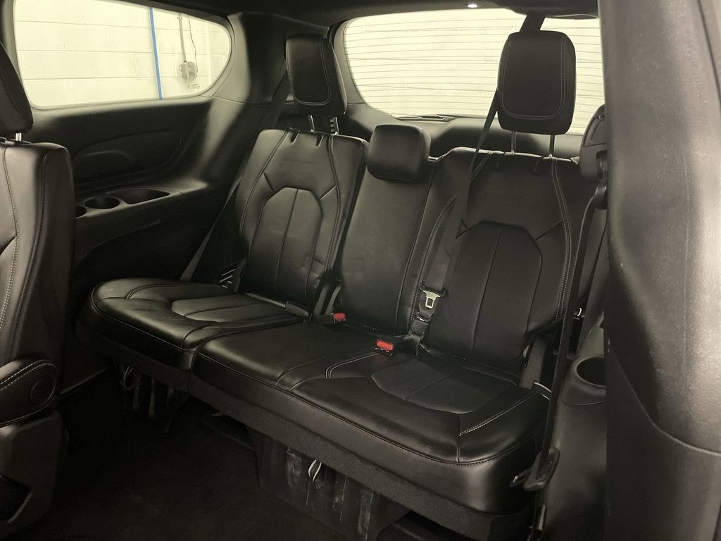 2025 Chrysler Voyager LX