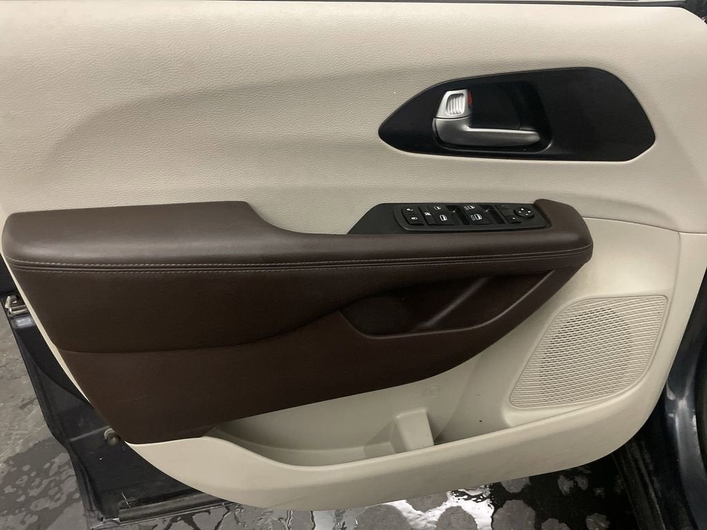 2020 Chrysler Pacifica Touring