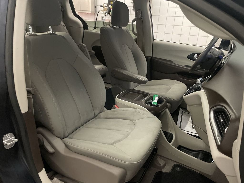 2020 Chrysler Pacifica Touring