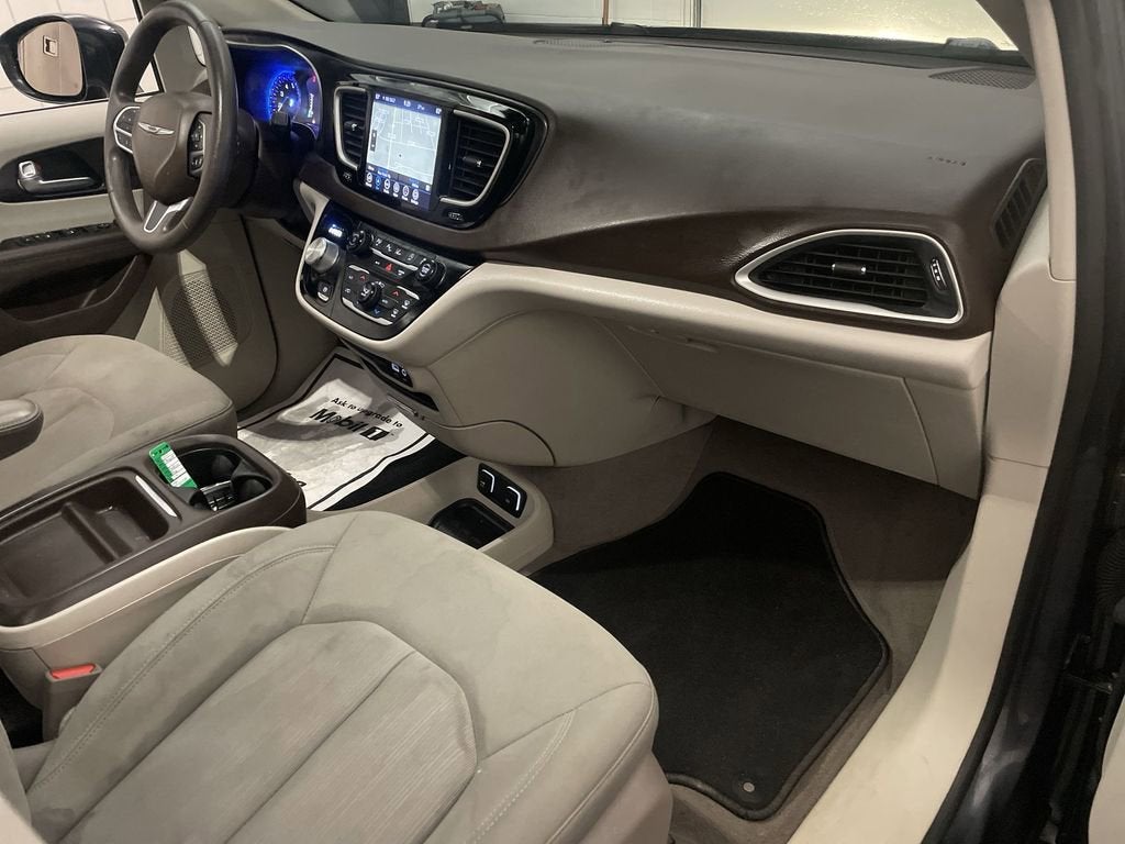 2020 Chrysler Pacifica Touring