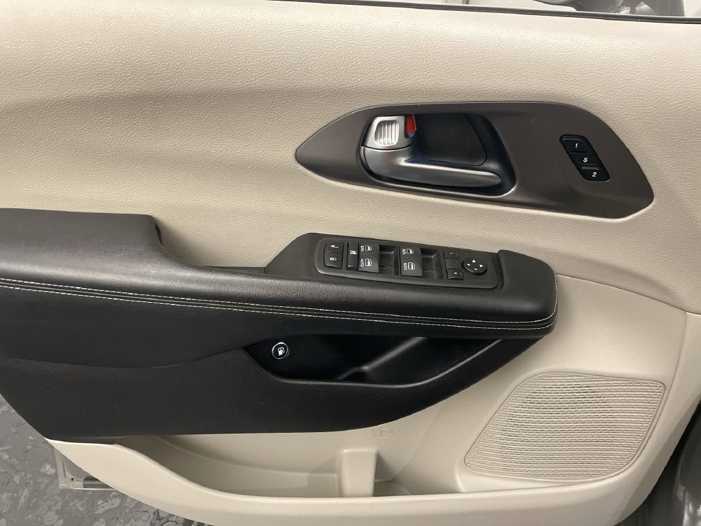 2022 Chrysler Pacifica Hybrid Touring L