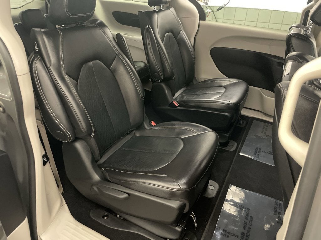 2022 Chrysler Pacifica Hybrid Touring L
