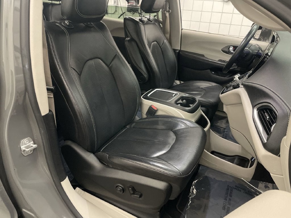 2022 Chrysler Pacifica Hybrid Touring L