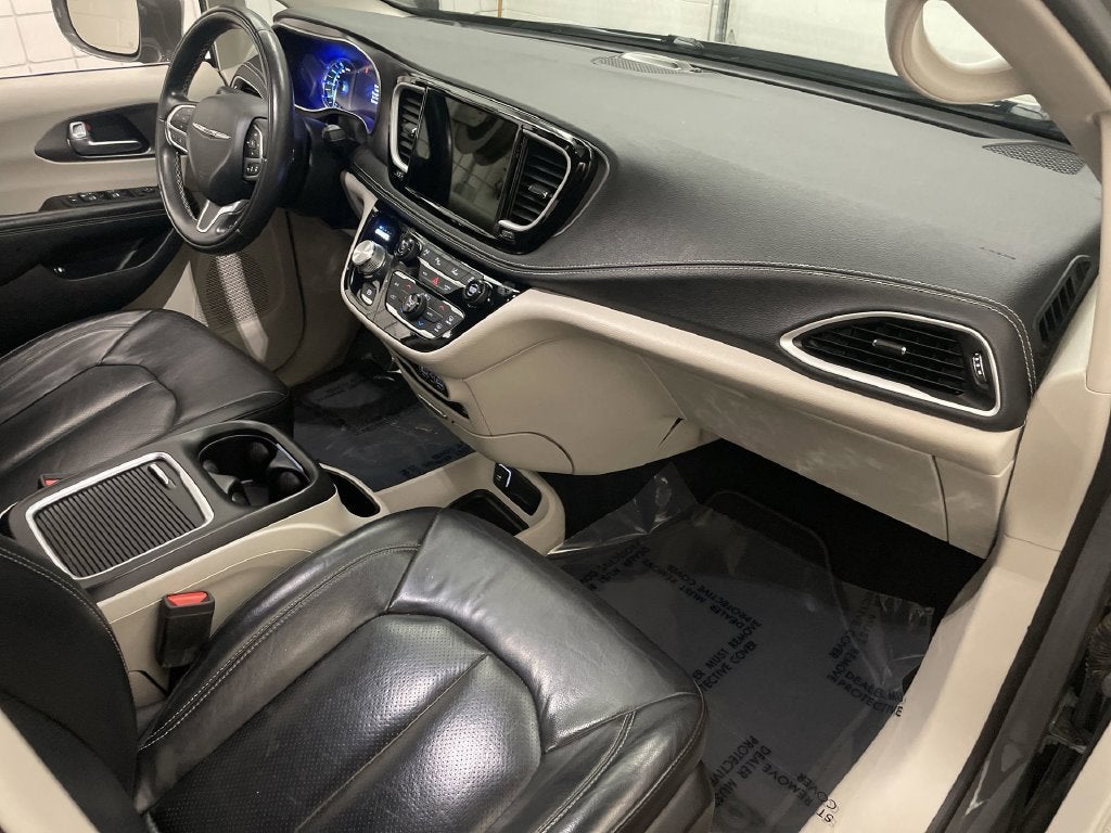 2022 Chrysler Pacifica Hybrid Touring L