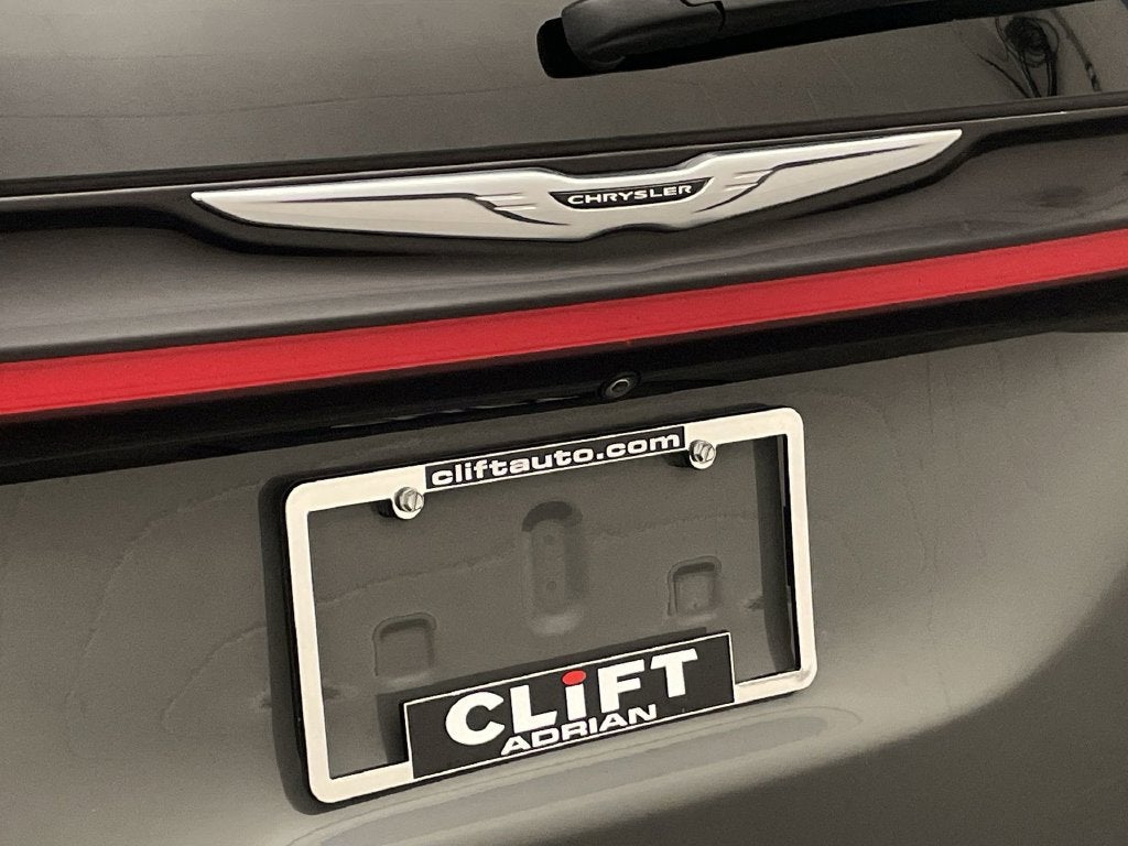 2022 Chrysler Pacifica Hybrid Touring L