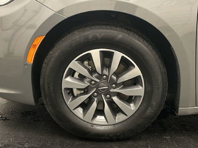 2022 Chrysler Pacifica Hybrid Touring L