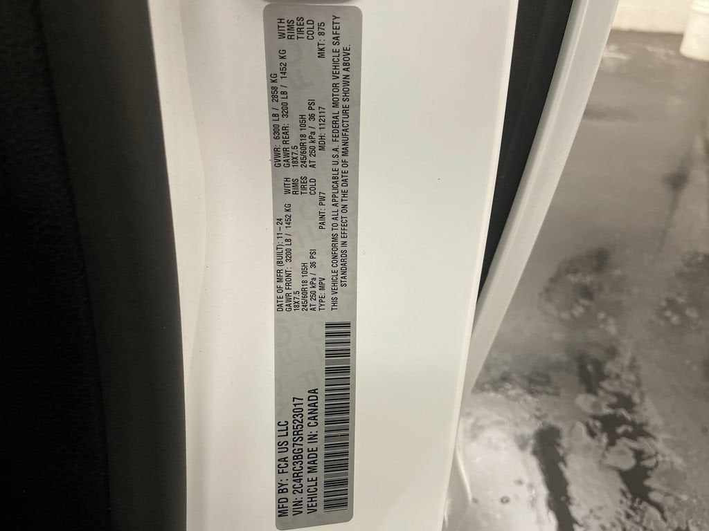 2025 Chrysler Pacifica Select
