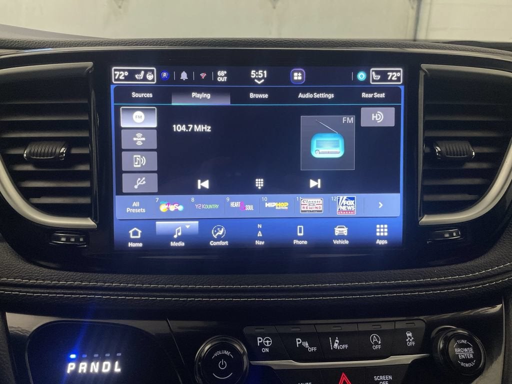 2025 Chrysler Pacifica Select