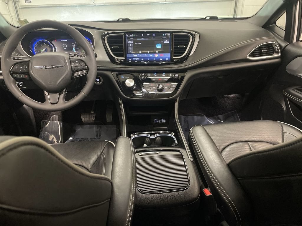 2025 Chrysler Pacifica Limited AWD