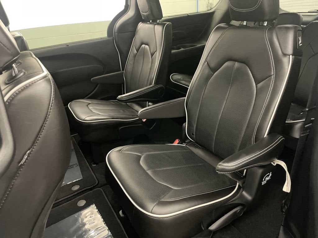 2025 Chrysler Pacifica Limited AWD