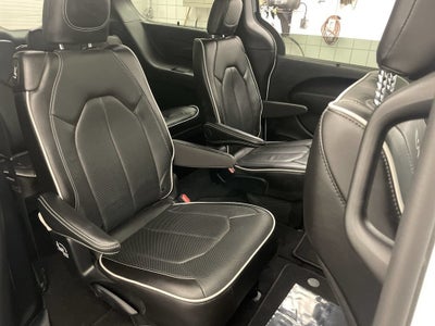 2025 Chrysler Pacifica Limited AWD