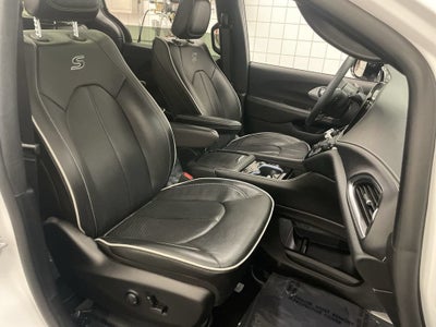 2025 Chrysler Pacifica Limited AWD
