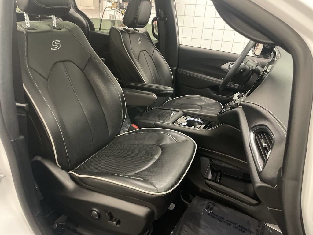 2025 Chrysler Pacifica Limited AWD