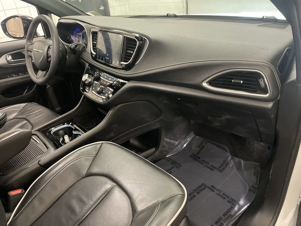 2025 Chrysler Pacifica Limited AWD