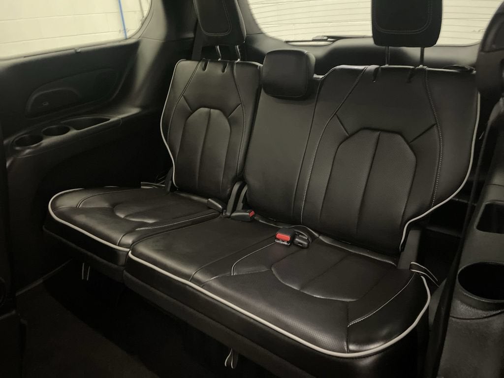 2025 Chrysler Pacifica Limited AWD