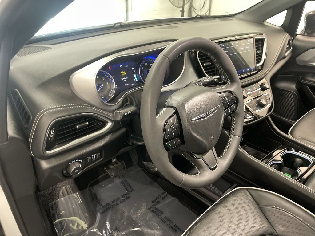 2025 Chrysler Pacifica Limited AWD