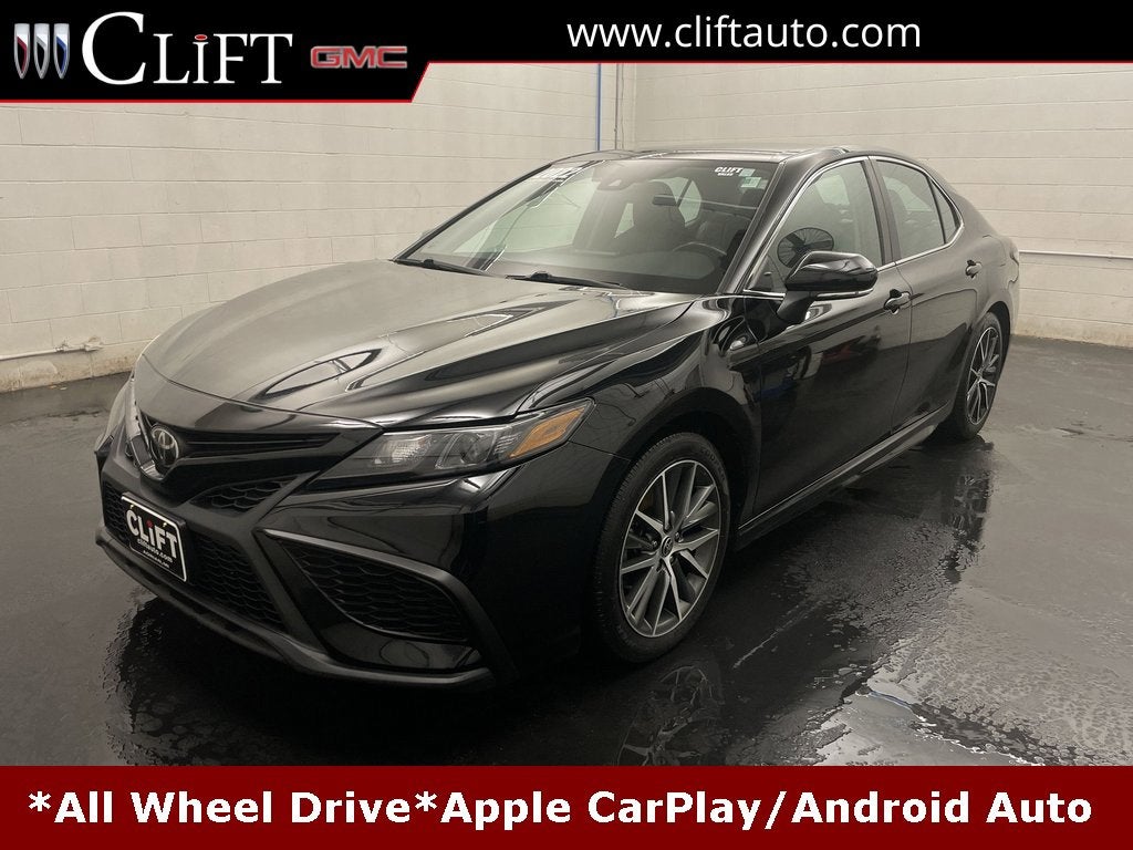 2022 Toyota Camry SE AWD