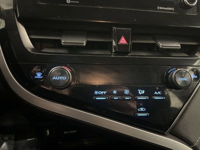 2022 Toyota Camry SE AWD