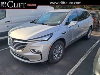 2022 Buick Enclave Essence