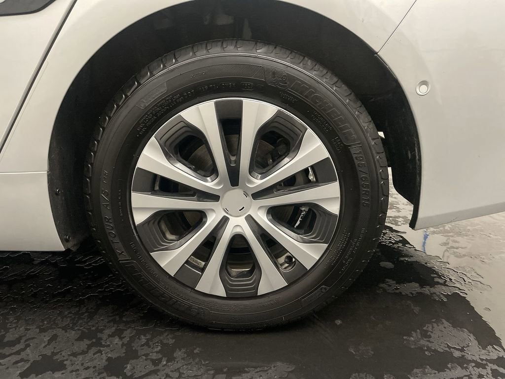 2022 Toyota Prius XLE AWD-e